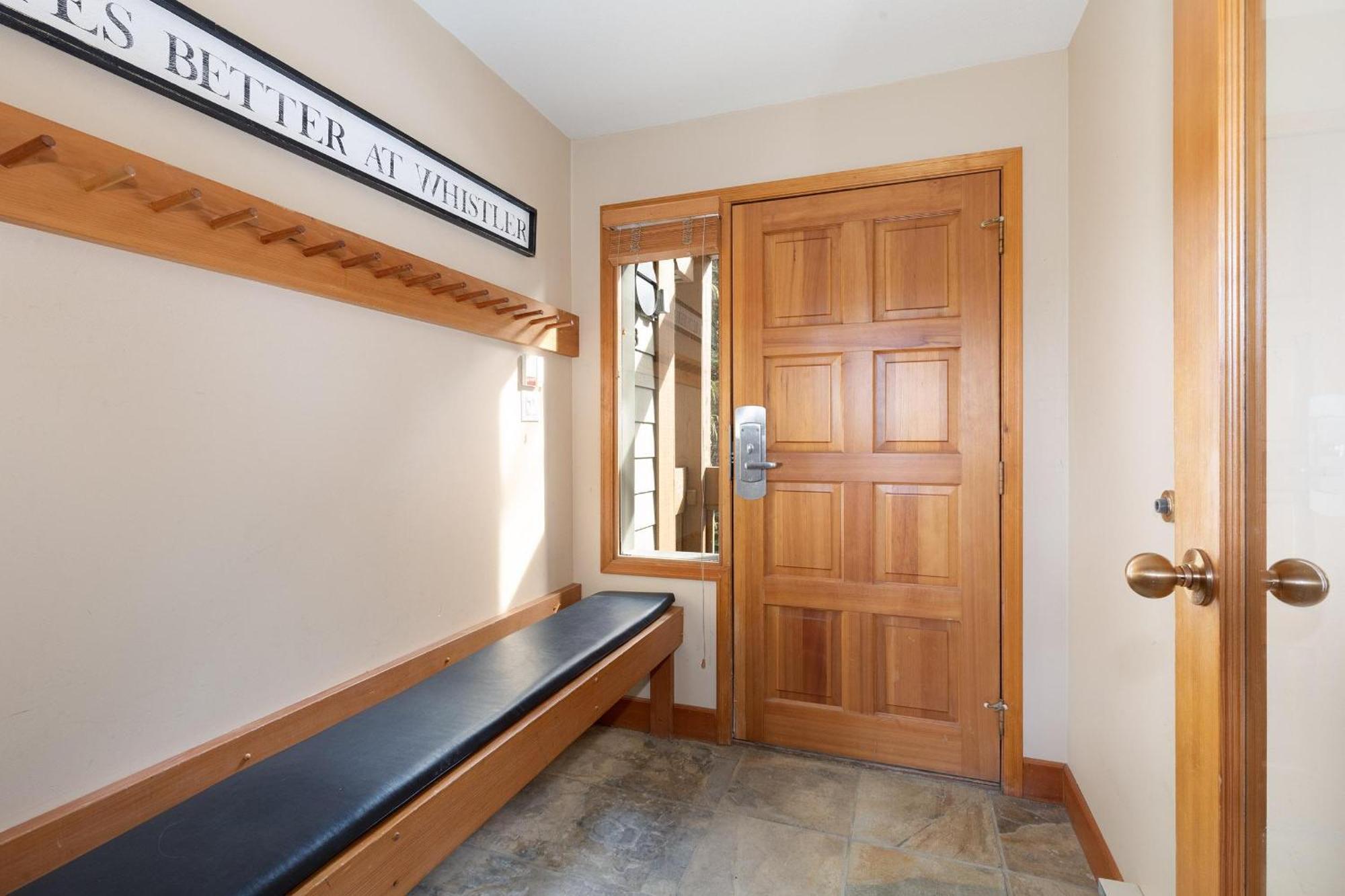 Alpine Greens 8 | Bright Townhome Near Blackcomb, Walk Or Shuttle To Skiing, Secure Parking Whistler Extérieur photo