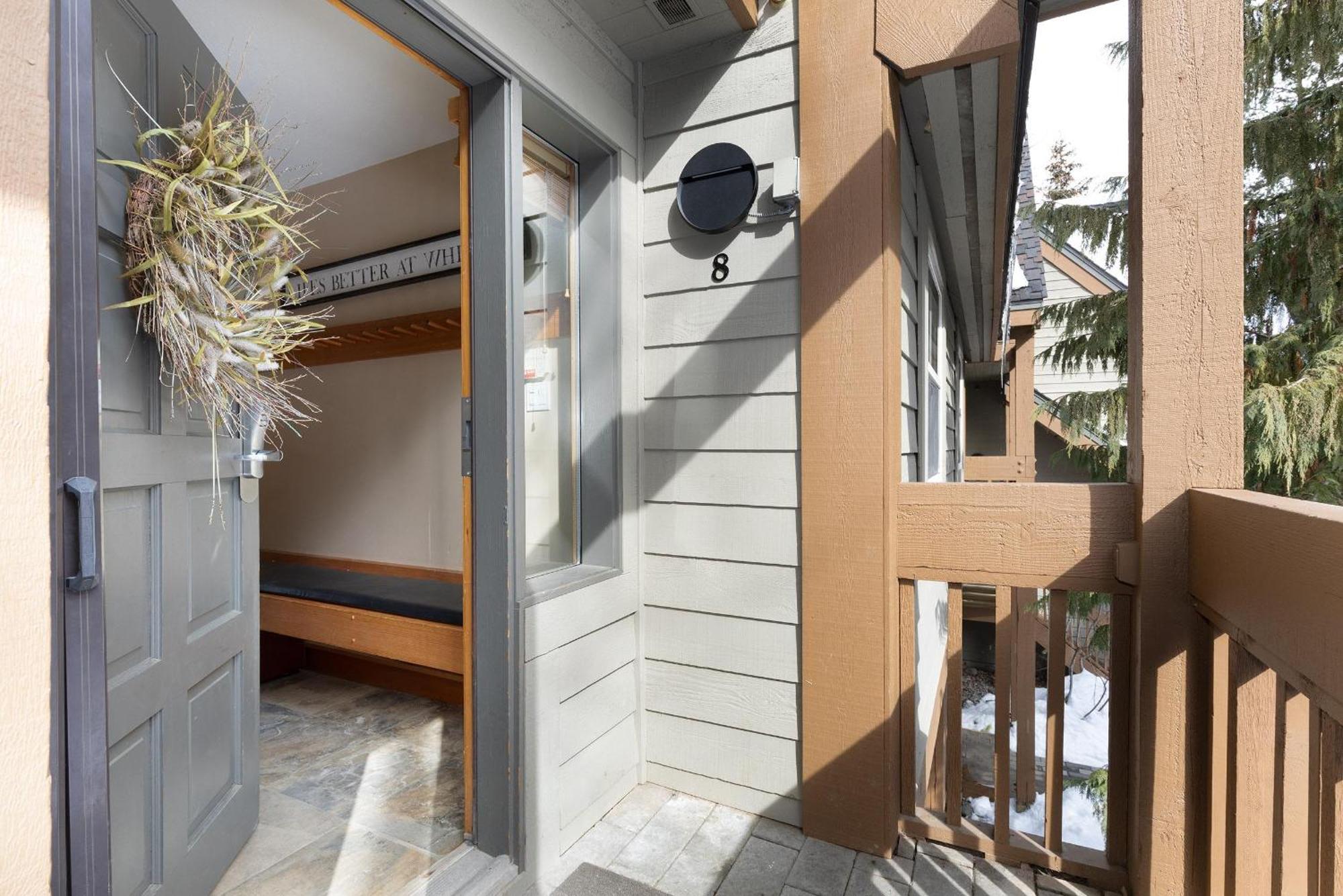 Alpine Greens 8 | Bright Townhome Near Blackcomb, Walk Or Shuttle To Skiing, Secure Parking Whistler Extérieur photo