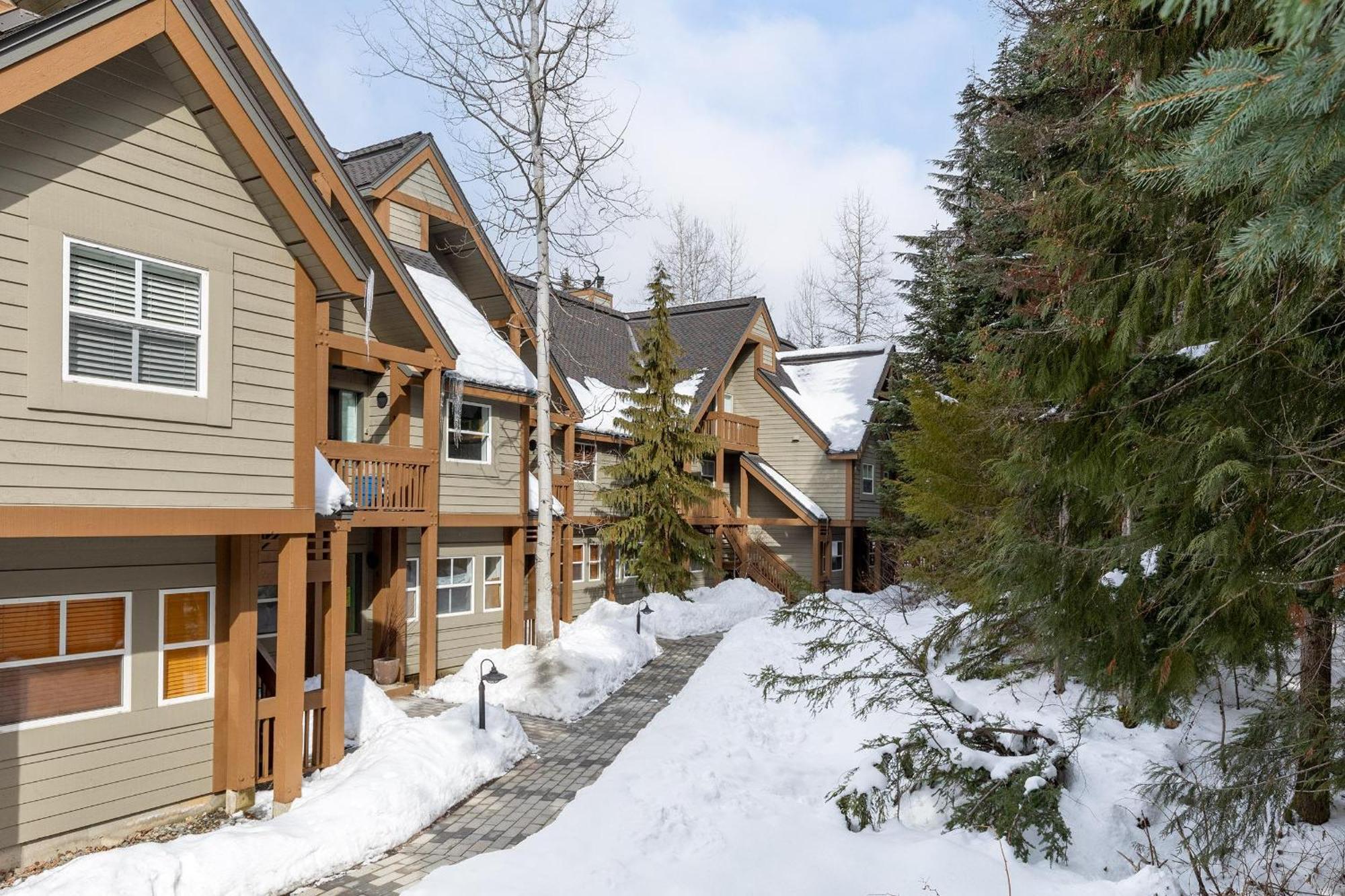 Alpine Greens 8 | Bright Townhome Near Blackcomb, Walk Or Shuttle To Skiing, Secure Parking Whistler Extérieur photo
